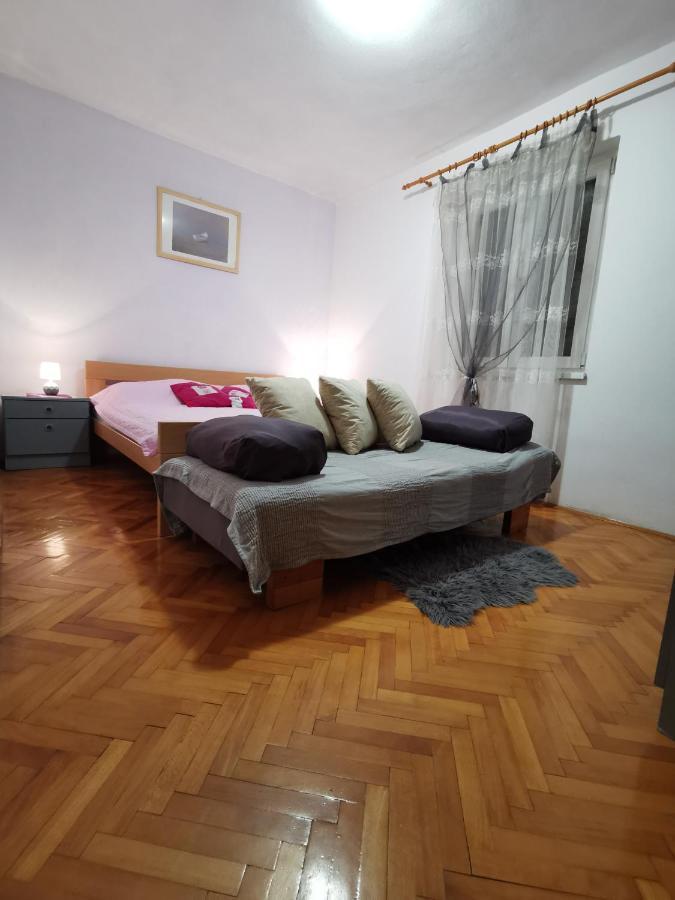 Apartments Šimuni Buitenkant foto
